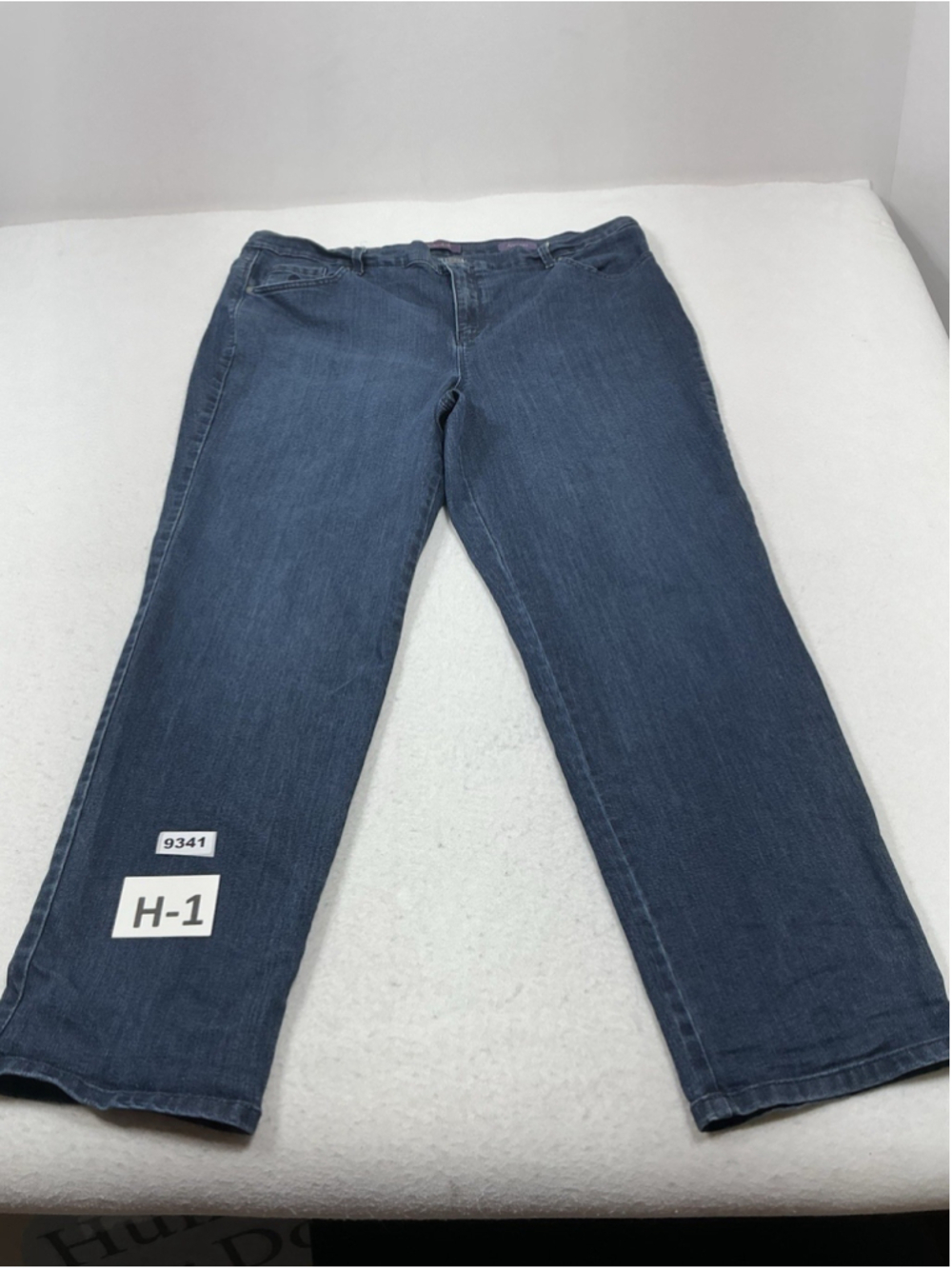 Womans Excellent Gloria Vanderbilt Amanda Blue Jeans Size 18 W Waist 40 Inches